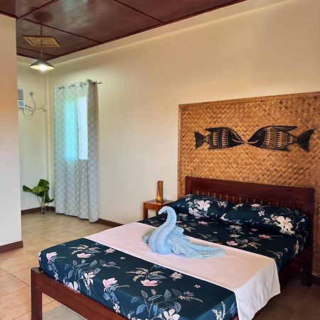 Villa Skanderbeg Guest House Puerto Princesa ภายนอก รูปภาพ