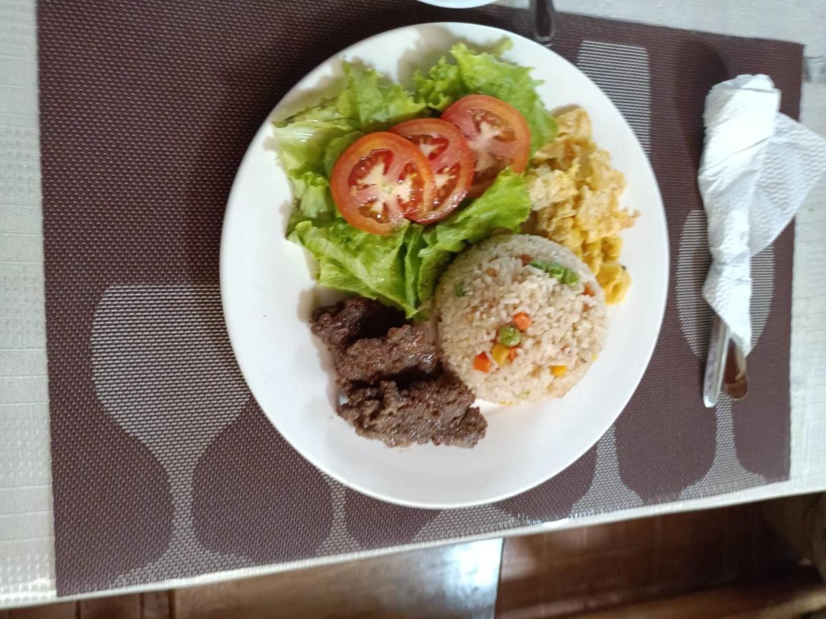 Villa Skanderbeg Guest House Puerto Princesa ภายนอก รูปภาพ