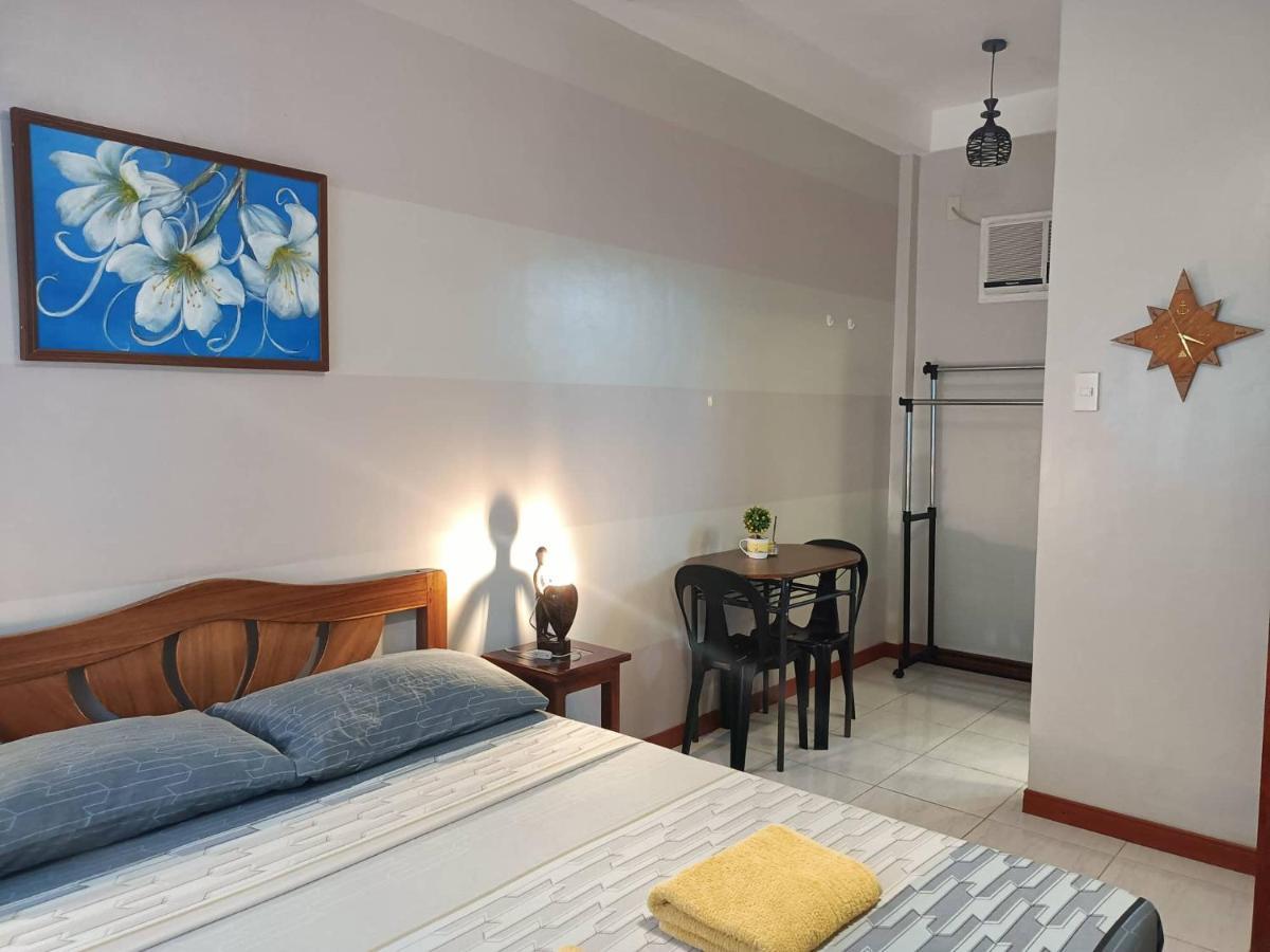 Villa Skanderbeg Guest House Puerto Princesa ภายนอก รูปภาพ