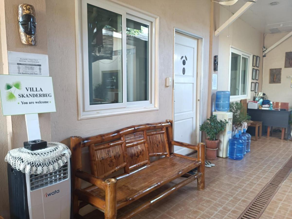 Villa Skanderbeg Guest House Puerto Princesa ภายนอก รูปภาพ