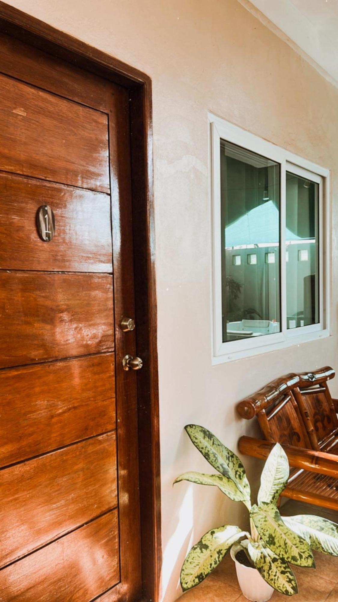 Villa Skanderbeg Guest House Puerto Princesa ภายนอก รูปภาพ