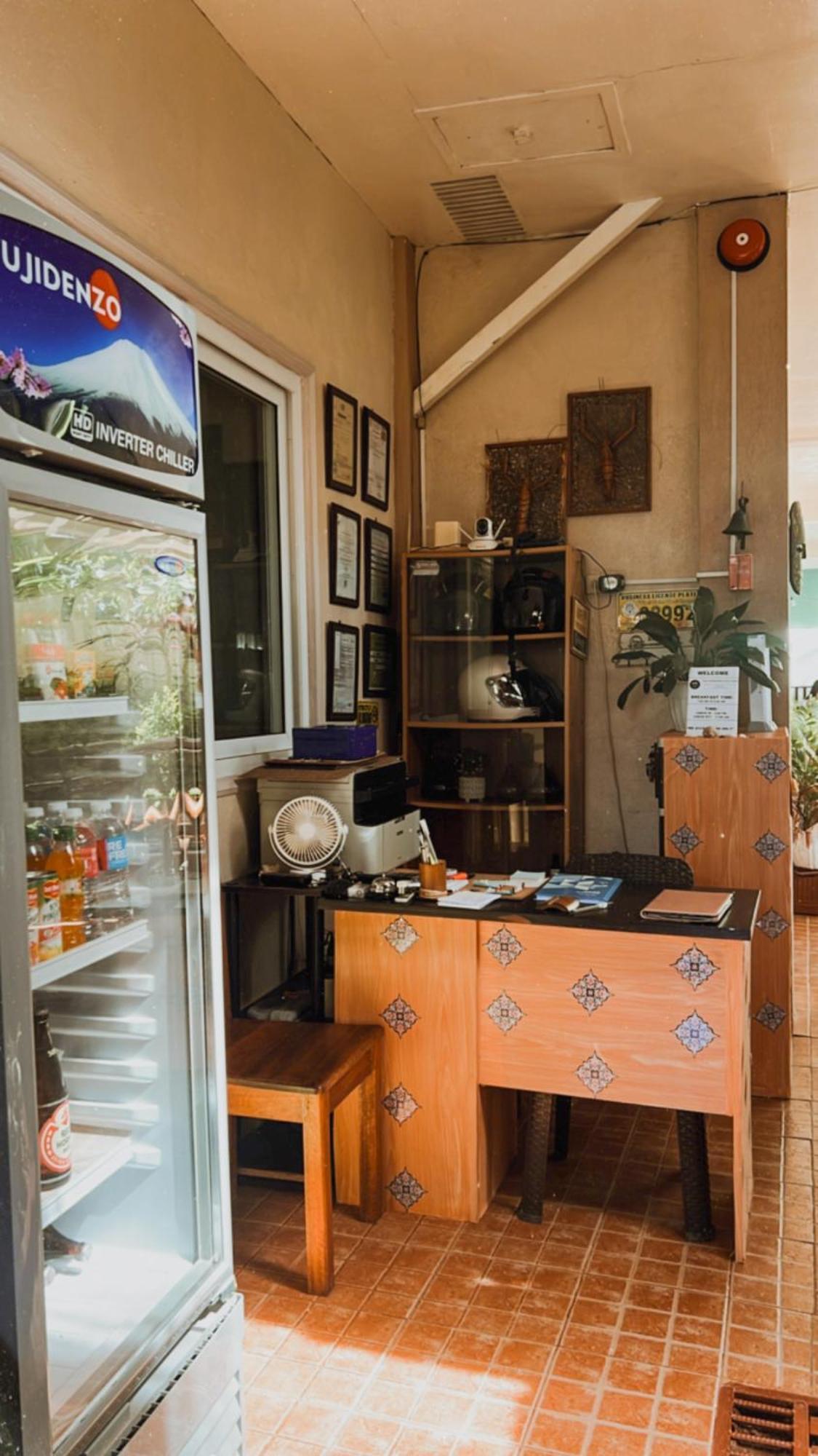 Villa Skanderbeg Guest House Puerto Princesa ภายนอก รูปภาพ