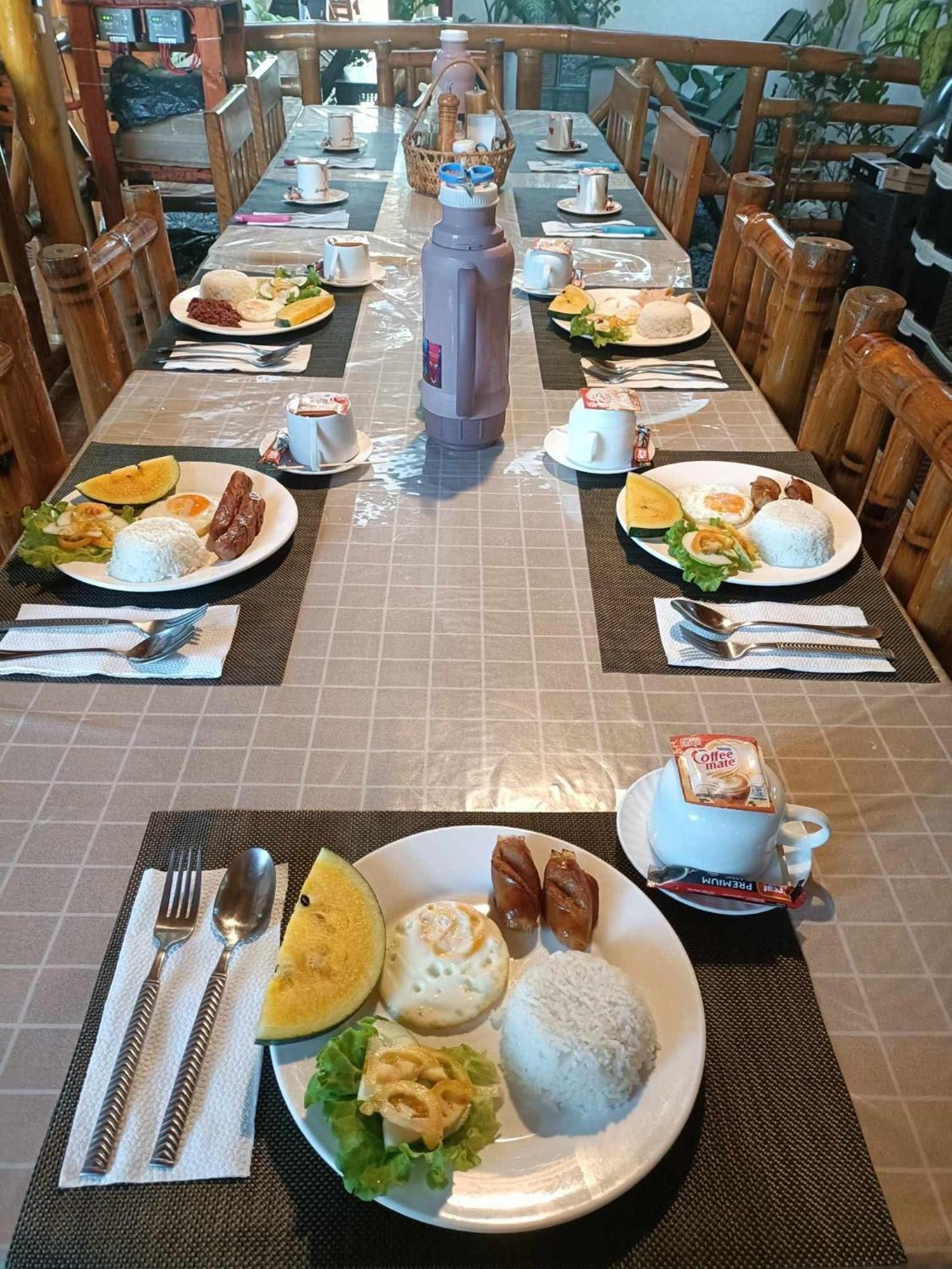 Villa Skanderbeg Guest House Puerto Princesa ภายนอก รูปภาพ