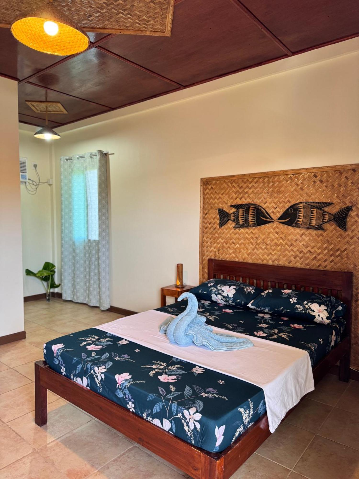 Villa Skanderbeg Guest House Puerto Princesa ภายนอก รูปภาพ