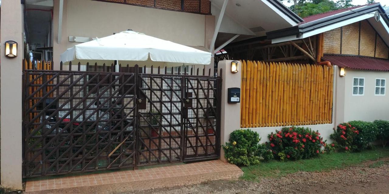 Villa Skanderbeg Guest House Puerto Princesa ภายนอก รูปภาพ