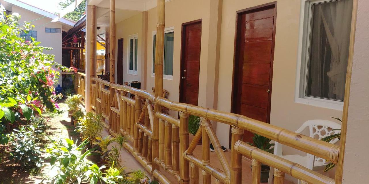 Villa Skanderbeg Guest House Puerto Princesa ภายนอก รูปภาพ