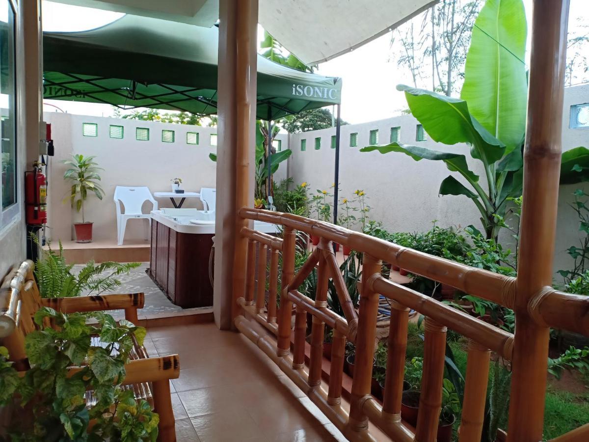 Villa Skanderbeg Guest House Puerto Princesa ภายนอก รูปภาพ